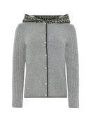 Strickjacke „Alpenzauber“ – mit Zopfarm & Kapuze