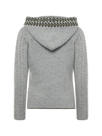 Strickjacke „Alpenzauber“ – mit Zopfarm & Kapuze