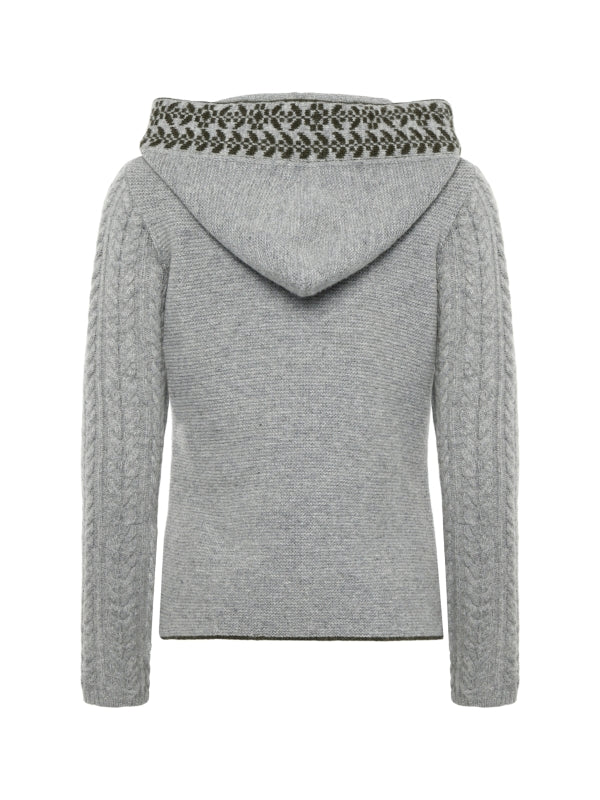 Strickjacke „Alpenzauber“ – mit Zopfarm & Kapuze