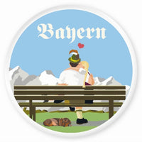 Magnet Bayern - Pärchen auf Bank in den Alpen