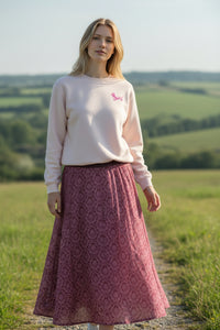 Bergverliebt® Sweatshirt „Dackelkönigin“ – Rosé