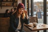 Bergverliebt® Lebensgfui RECYCLD Beanie "Berg" Burgundy-Silber