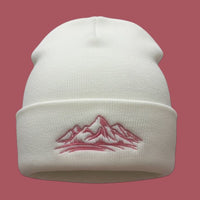 Bergverliebt® Lebensgfui Beanie "Berg" Weiß-Pink